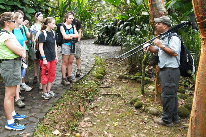 tour guide job costa rica